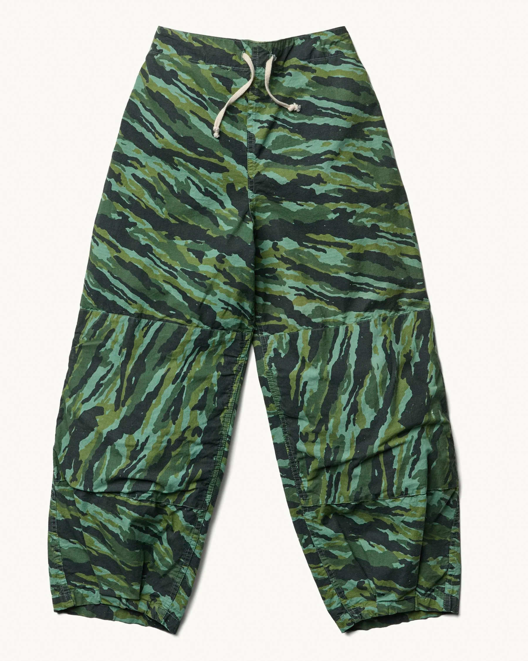 flight pant in brushstroke camo - Image 9