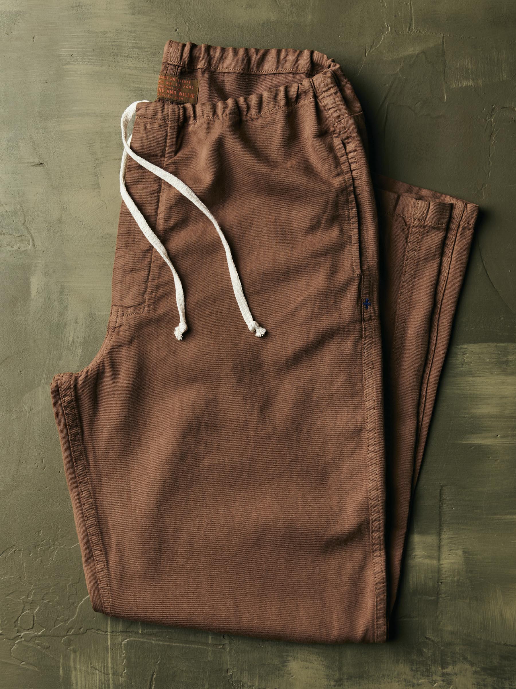 lounge pant in field brown - Image 2
