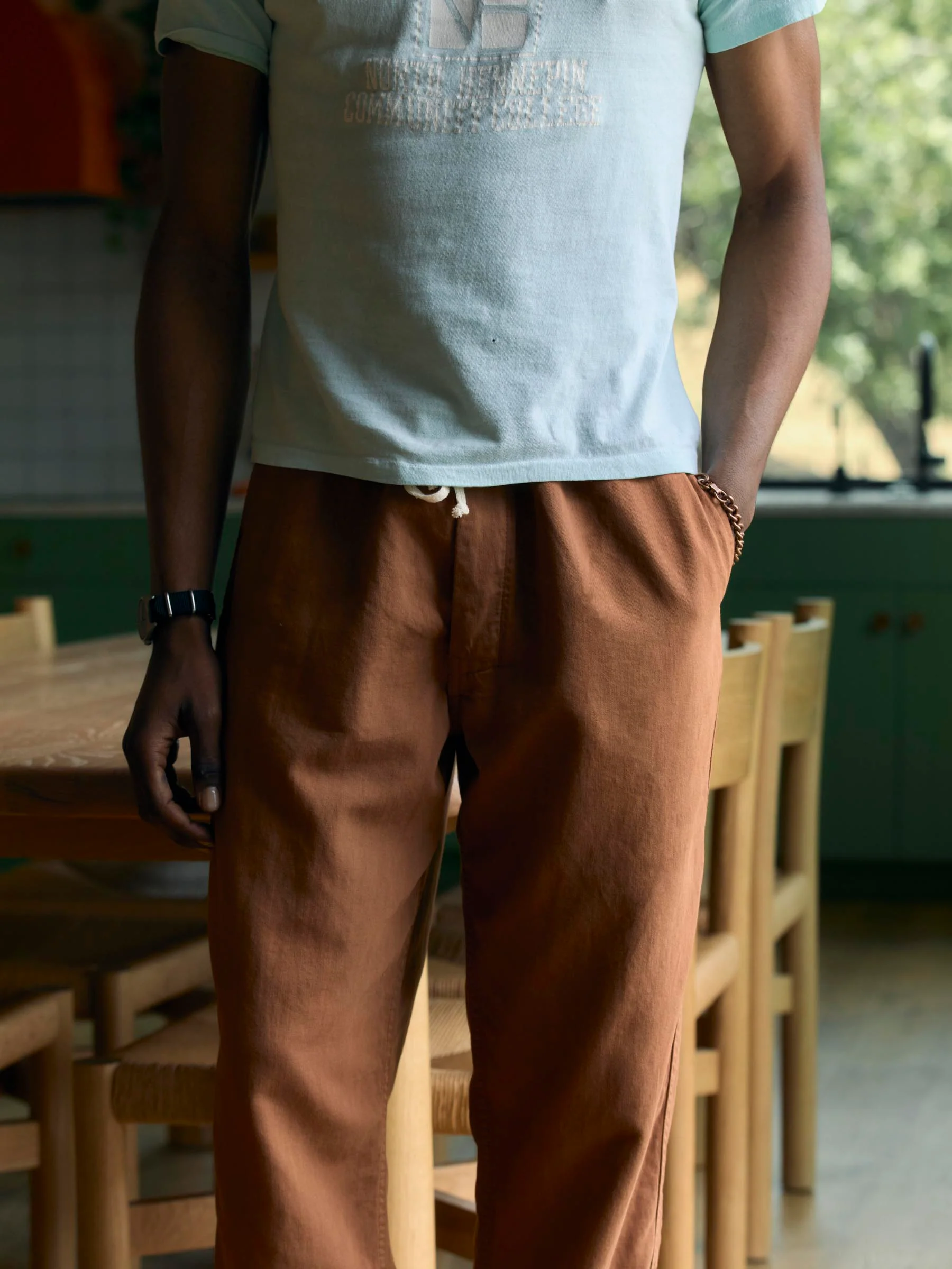 lounge pant in field brown - Image 3