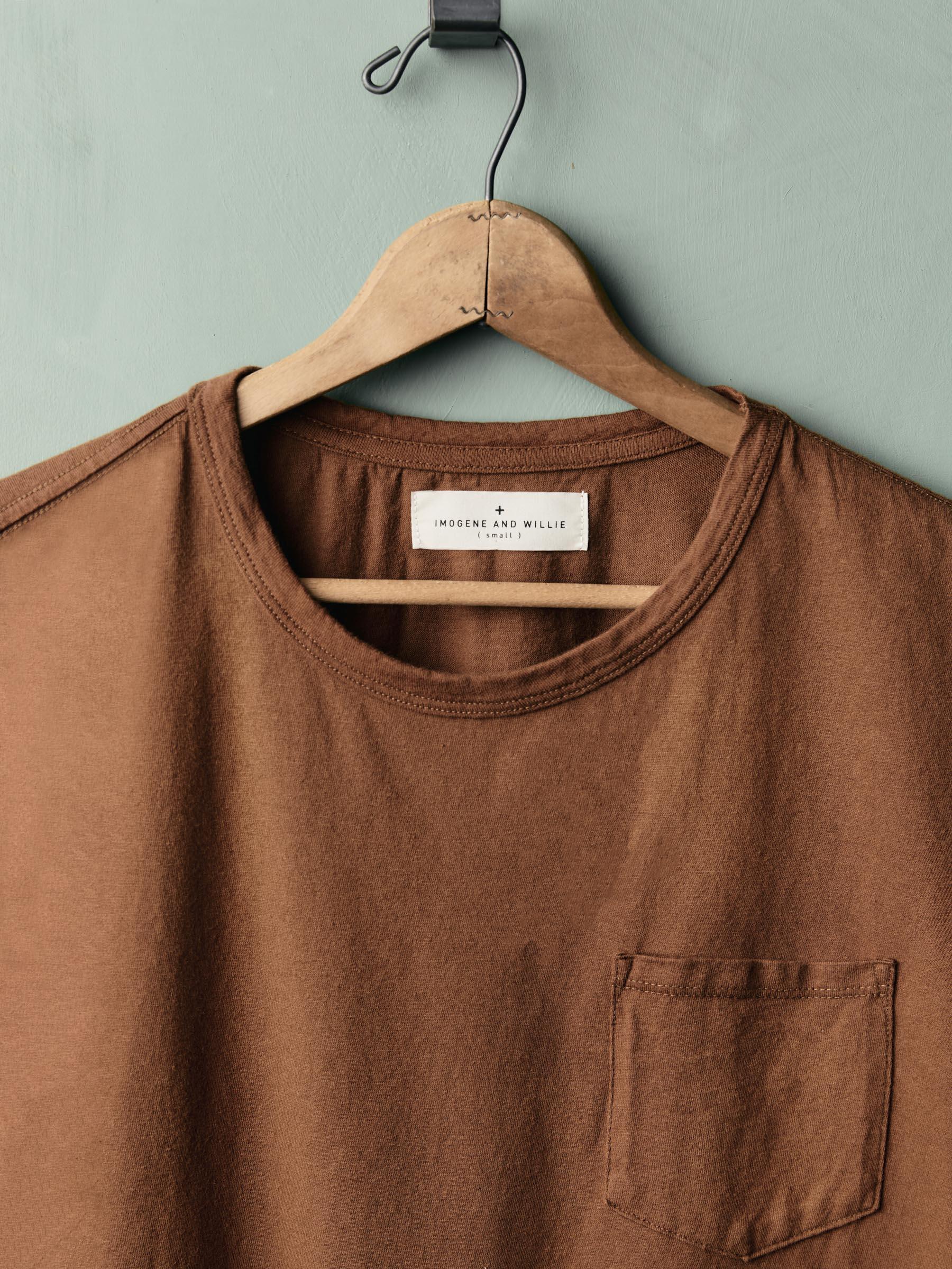 pocket tee in rust - Image 3