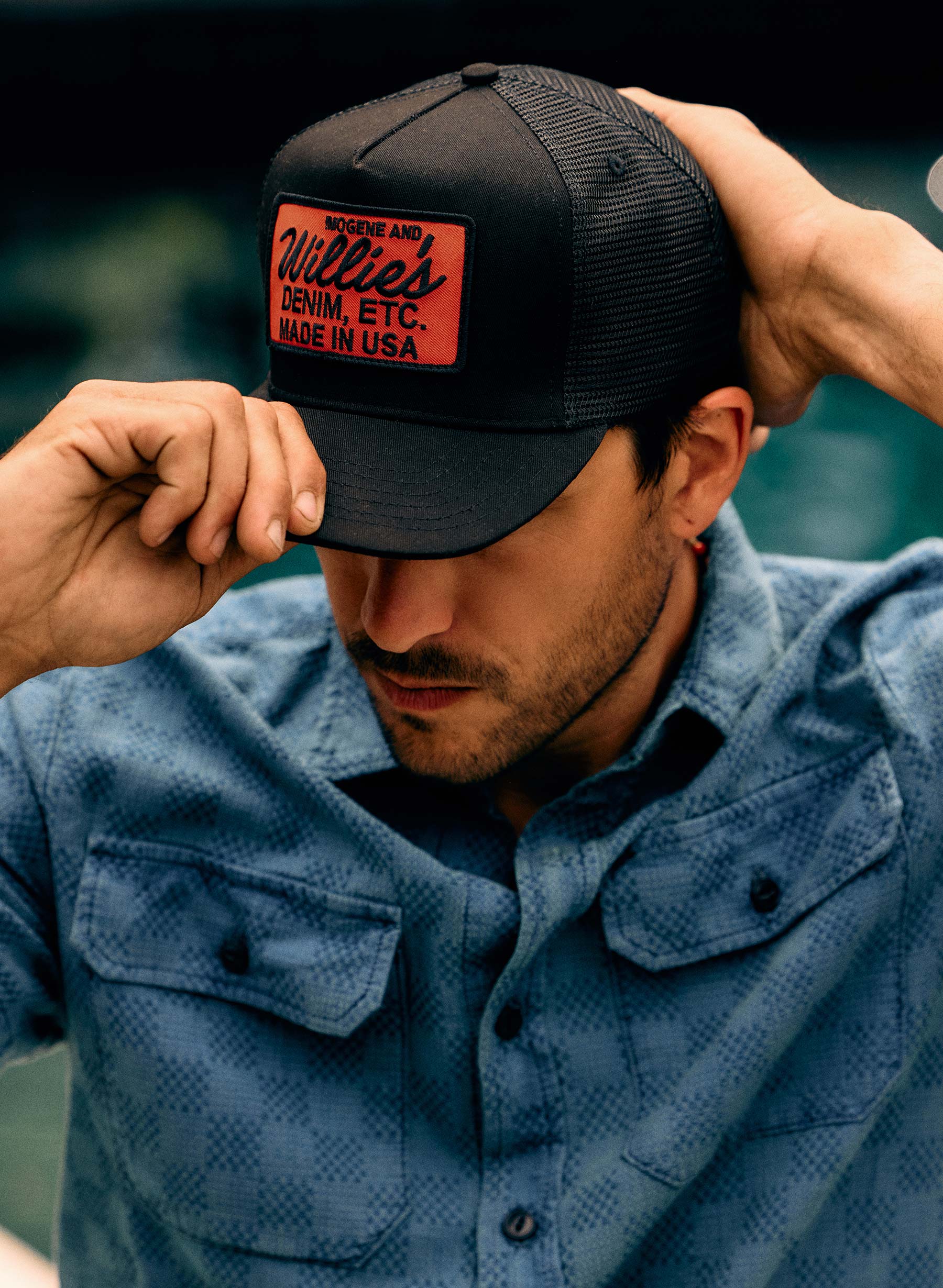 the "denim etc" trucker in black - Image 2