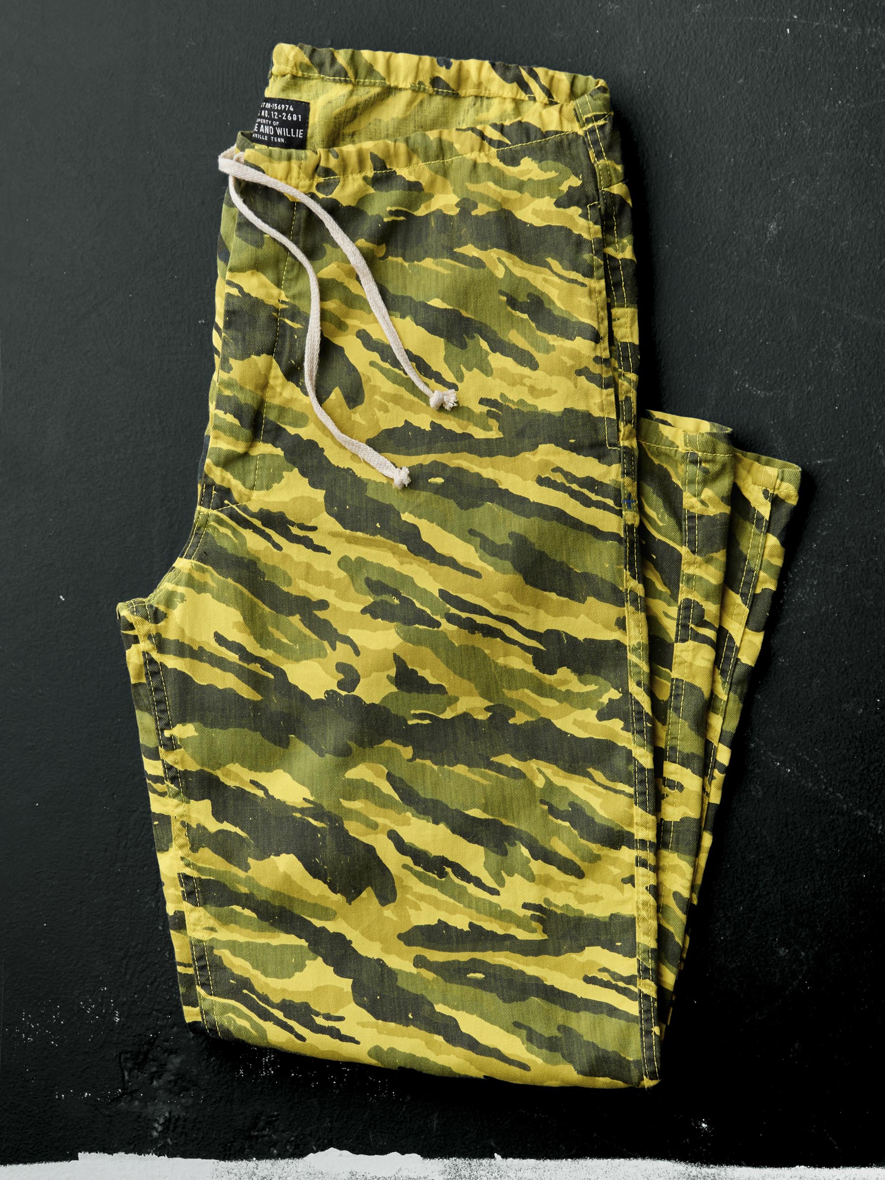 the lounge pant in brushstroke camo - Image 2