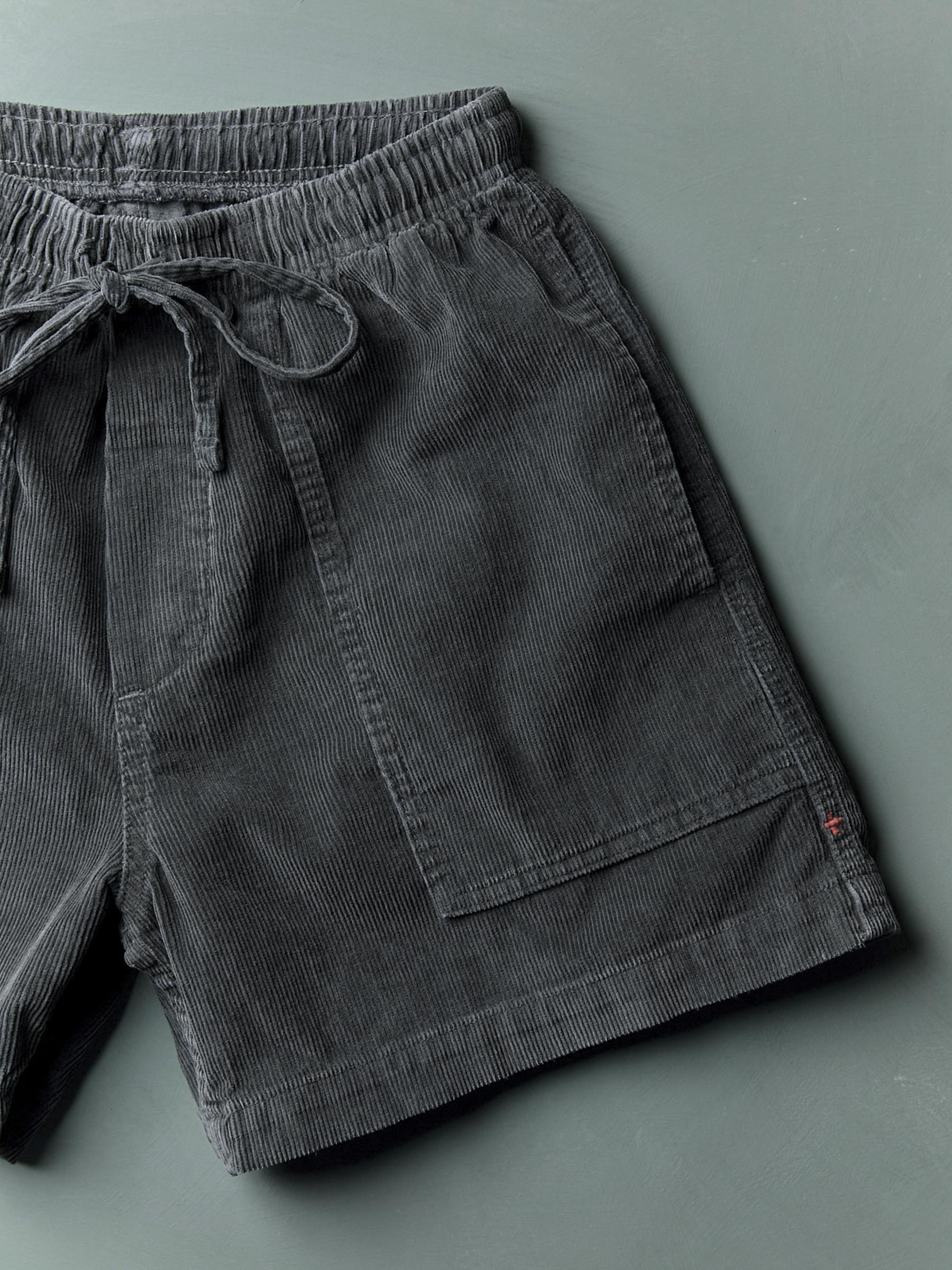 the lounge short in sunfaded black cord - Image 2