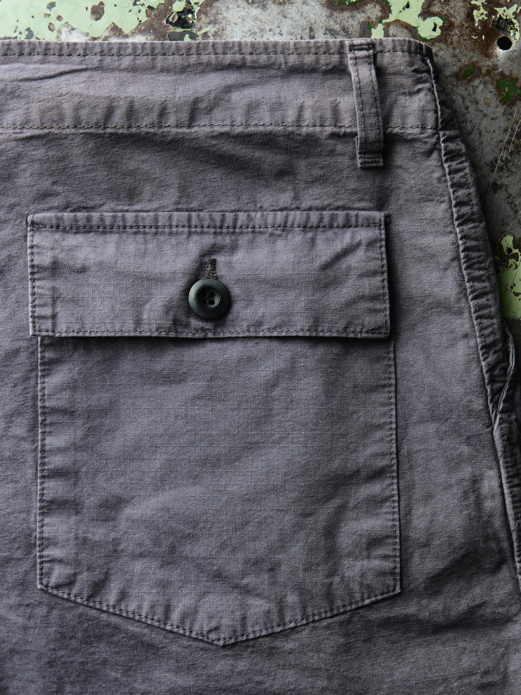 the ripstop fatigue short in sunfaded navy - Image 3