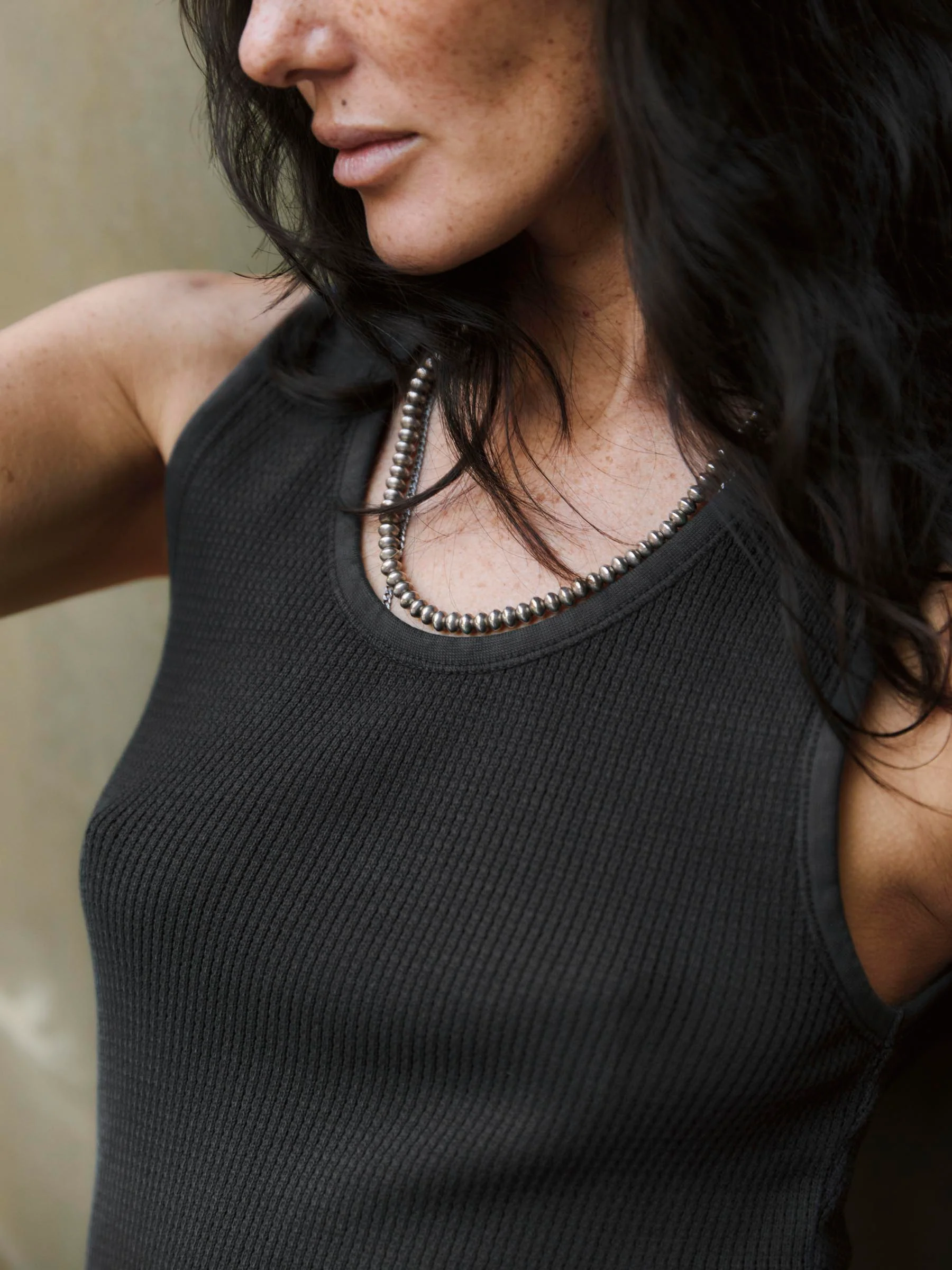 the vintage tank in open knit black - Image 4